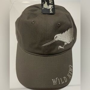 BNWT Wild Kiwi Gray Baseball Cap